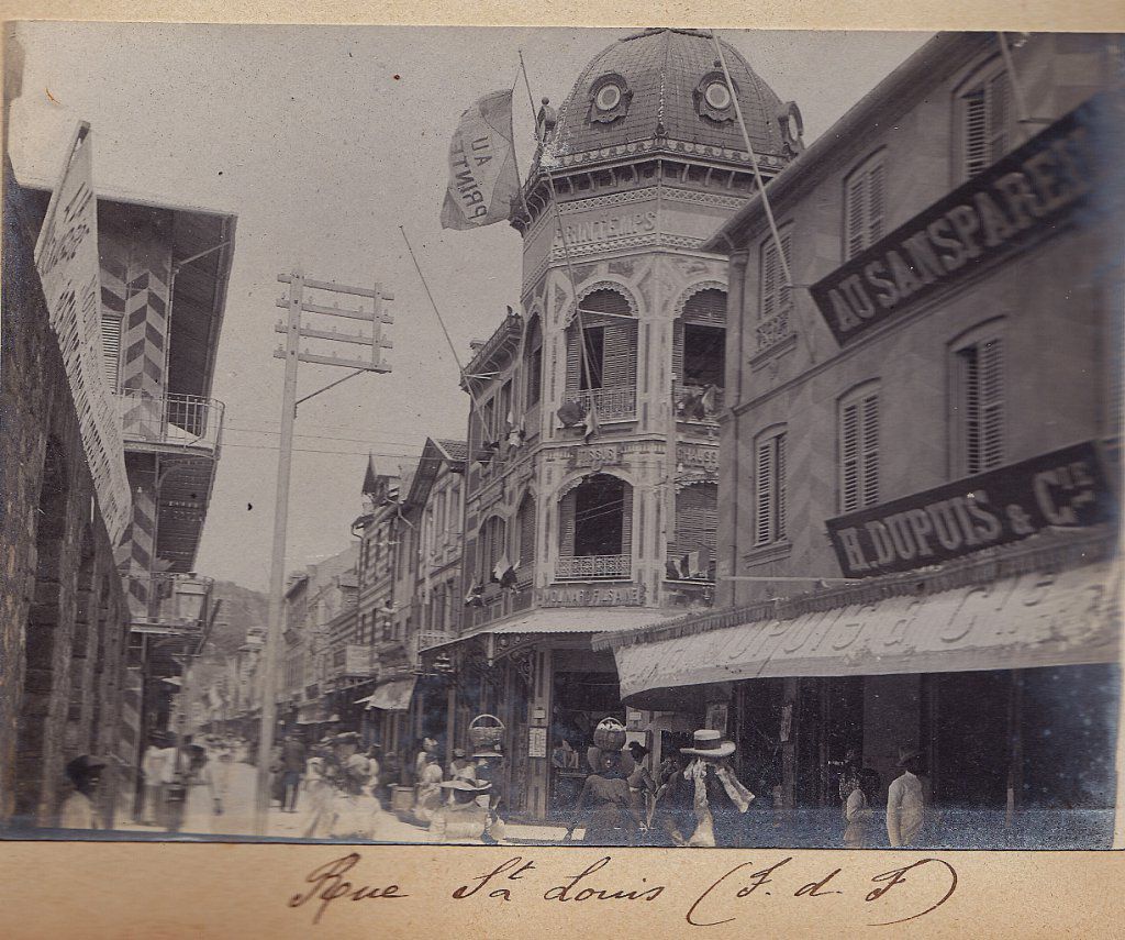 Marseille, le 09 Novembre 1904 : 'A Sidonie et Alix, quelques souvenirs de mon voyage à la Martinique de Janvier à Octobre 1904' - Signé PAUL GERARD