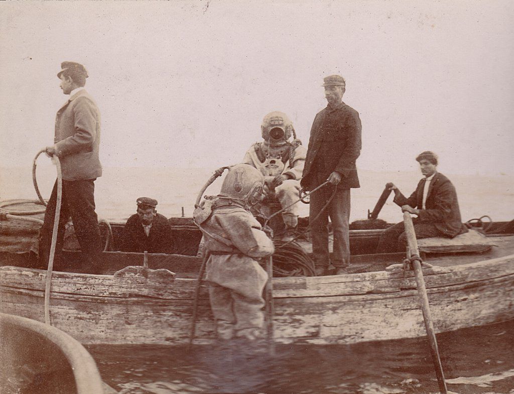 Marseille, le 09 Novembre 1904 : A mlles Sidonie et Alix, quelques souvenirs de mon voyage à la Martinique de Janvier à Octobre 1904 - Signé PAUL GERARD